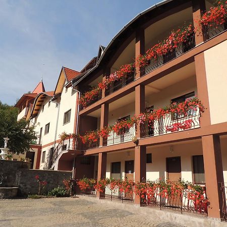 Mokus Panzio Bed & Breakfast Bicfălău Exterior foto